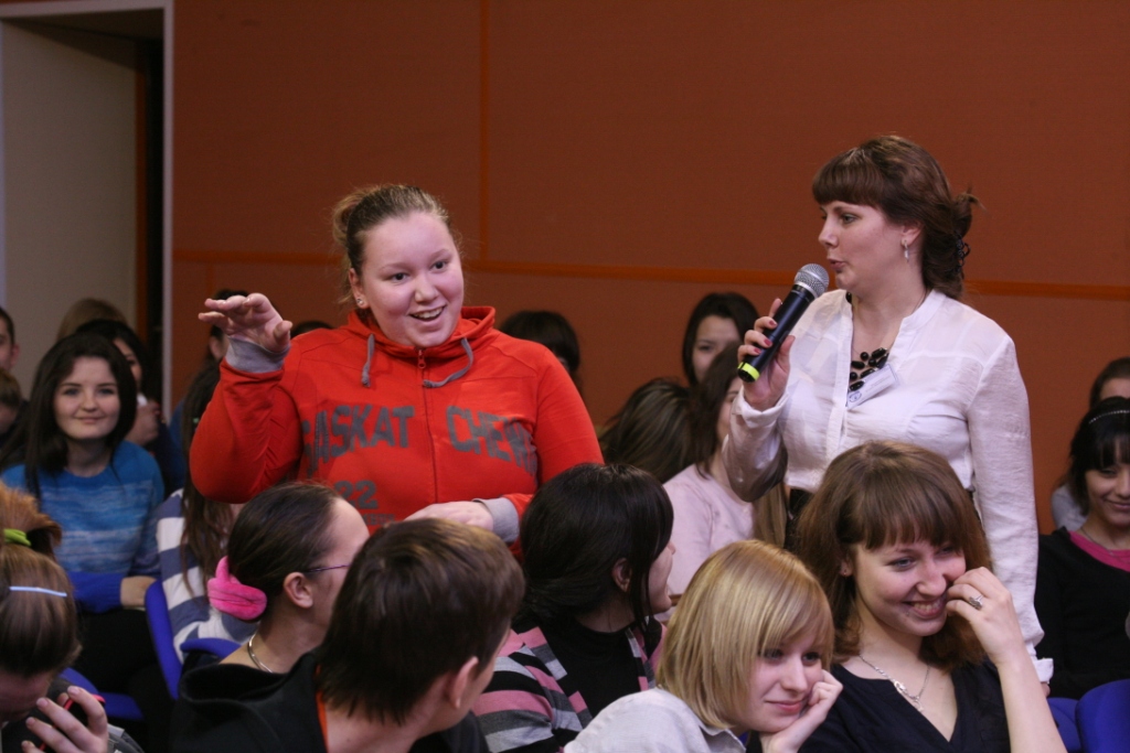 студенты колледжа проявили себя неравнодушными гражданами своей страны, хорошо знающими основной Закон государства